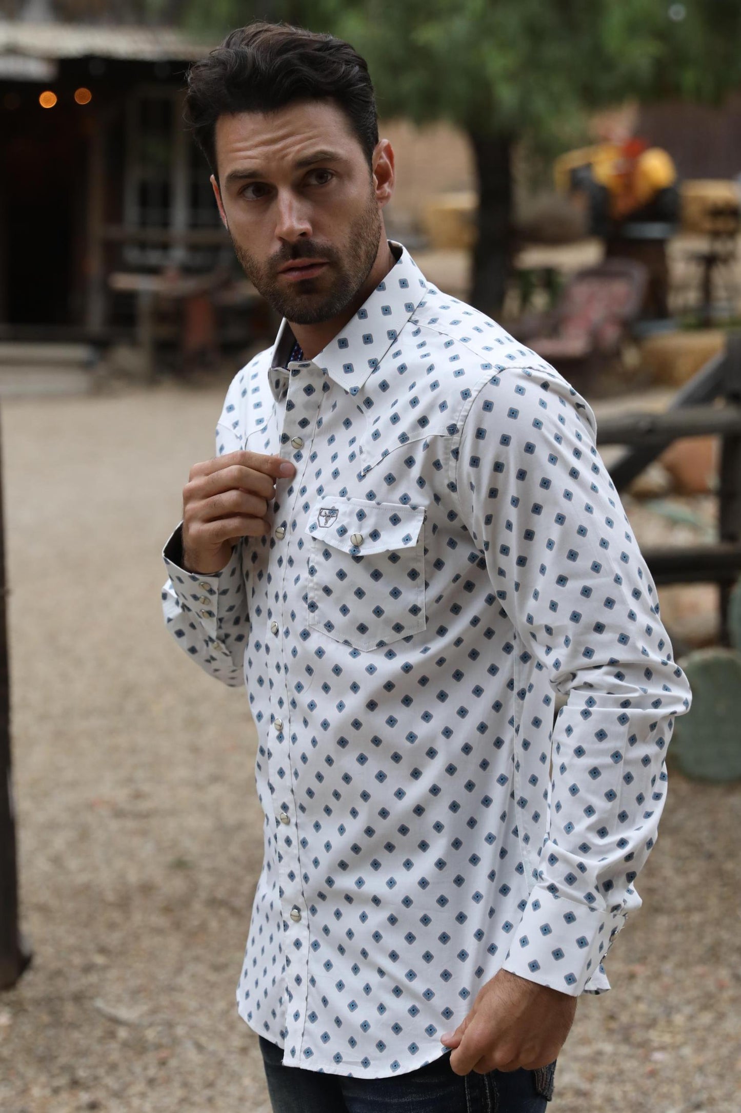 Mens Western Modern Fit White Long Sleeve Shirt with Snaps